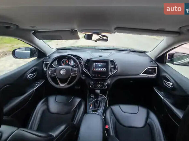 Черный Джип Чероки, объемом двигателя 3.24 л и пробегом 139 тыс. км за 24500 $, фото 3 на Automoto.ua