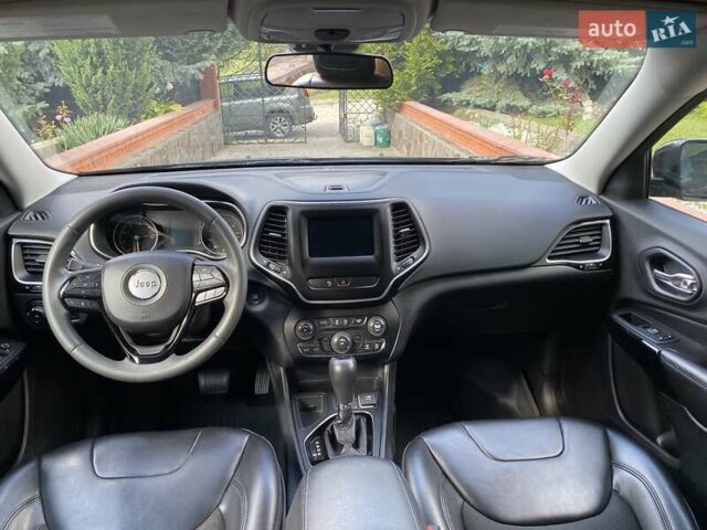 Джип Cherokee 2019 у Хмельницькому на Automoto.ua Чорний Джип Cherokee, об'ємом двигуна 2.36 л та пробігом 149 тис. км за 15500 $, фото 20 на Automoto.ua