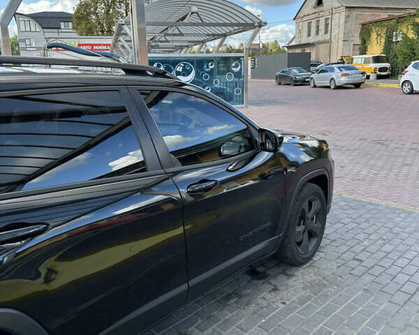 Чорний Джип Cherokee, об'ємом двигуна 2.36 л та пробігом 108 тис. км за 18000 $, фото 9 на Automoto.ua