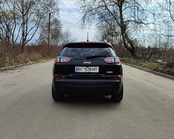 Чорний Джип Cherokee, об'ємом двигуна 2.4 л та пробігом 64 тис. км за 18000 $, фото 4 на Automoto.ua