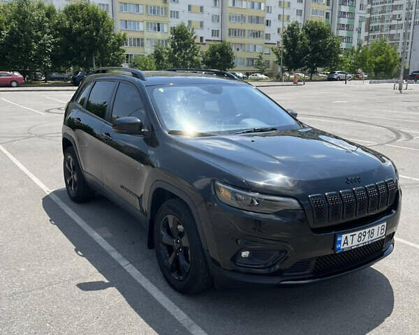 Чорний Джип Cherokee, об'ємом двигуна 3.24 л та пробігом 195 тис. км за 14900 $, фото 9 на Automoto.ua