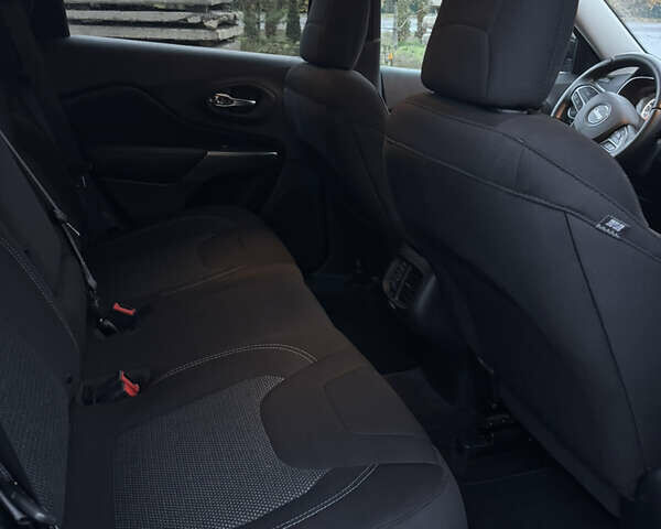 Чорний Джип Cherokee, об'ємом двигуна 2.4 л та пробігом 223 тис. км за 13900 $, фото 51 на Automoto.ua