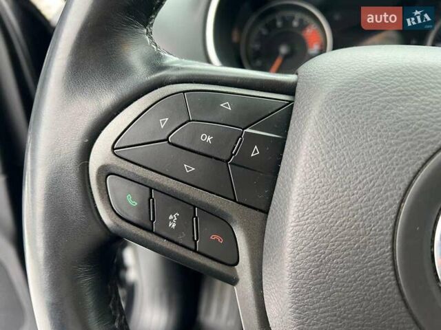 Чорний Джип Cherokee, об'ємом двигуна 3.2 л та пробігом 116 тис. км за 22440 $, фото 24 на Automoto.ua