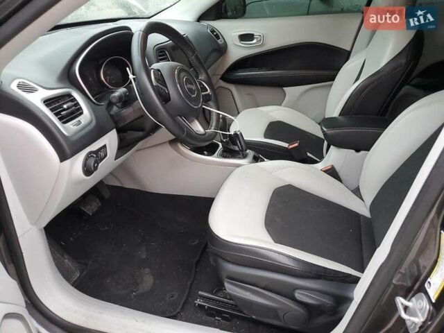 Чорний Джип Cherokee, об'ємом двигуна 2.36 л та пробігом 100 тис. км за 2800 $, фото 6 на Automoto.ua