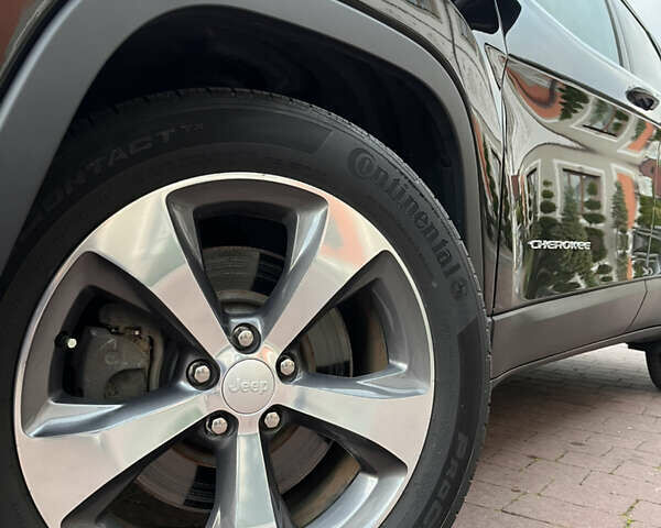 Чорний Джип Cherokee, об'ємом двигуна 2.36 л та пробігом 33 тис. км за 20500 $, фото 14 на Automoto.ua