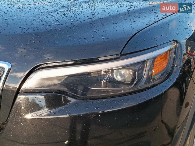 Черный Джип Чероки, объемом двигателя 2.4 л и пробегом 32 тыс. км за 17940 $, фото 2 на Automoto.ua