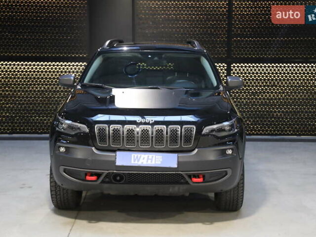 Черный Джип Чероки, объемом двигателя 2.36 л и пробегом 211 тыс. км за 21500 $, фото 1 на Automoto.ua