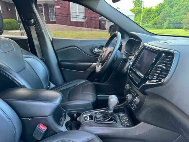 Черный Джип Чероки, объемом двигателя 2 л и пробегом 44 тыс. км за 8700 $, фото 8 на Automoto.ua