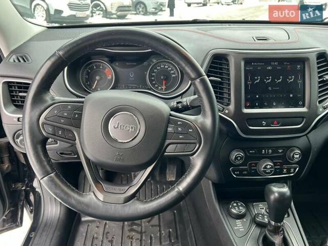 Чорний Джип Cherokee, об'ємом двигуна 3.2 л та пробігом 116 тис. км за 22440 $, фото 22 на Automoto.ua