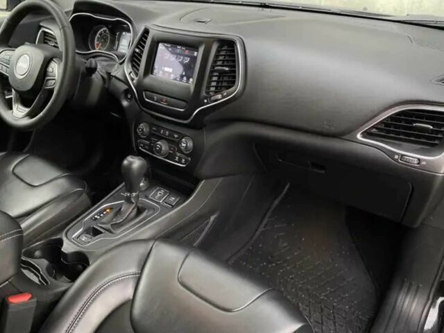 Джип Чероки 2019 в Киеве на Automoto.ua Черный Джип Чероки, объемом двигателя 2.4 л и пробегом 50 тыс. км за 13500 $, фото 17 на Automoto.ua