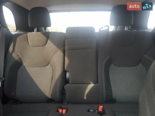 Черный Джип Чероки, объемом двигателя 2.36 л и пробегом 155 тыс. км за 2400 $, фото 9 на Automoto.ua