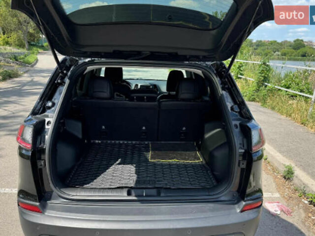 Черный Джип Чероки, объемом двигателя 3.24 л и пробегом 110 тыс. км за 17500 $, фото 6 на Automoto.ua