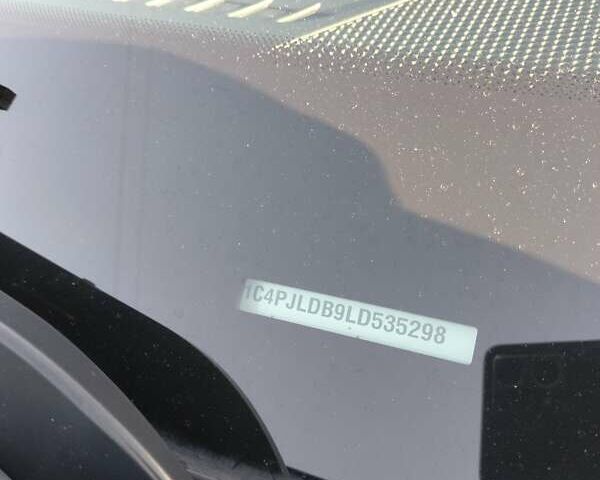 Чорний Джип Cherokee, об'ємом двигуна 2.36 л та пробігом 153 тис. км за 18798 $, фото 1 на Automoto.ua