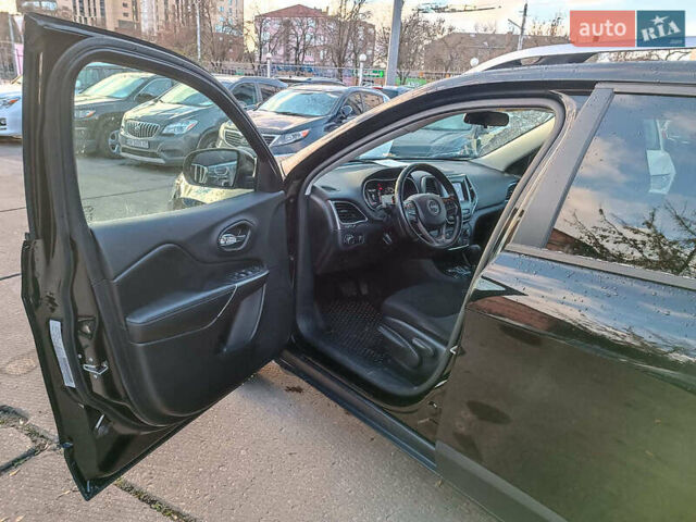 Черный Джип Чероки, объемом двигателя 2.4 л и пробегом 32 тыс. км за 17940 $, фото 17 на Automoto.ua