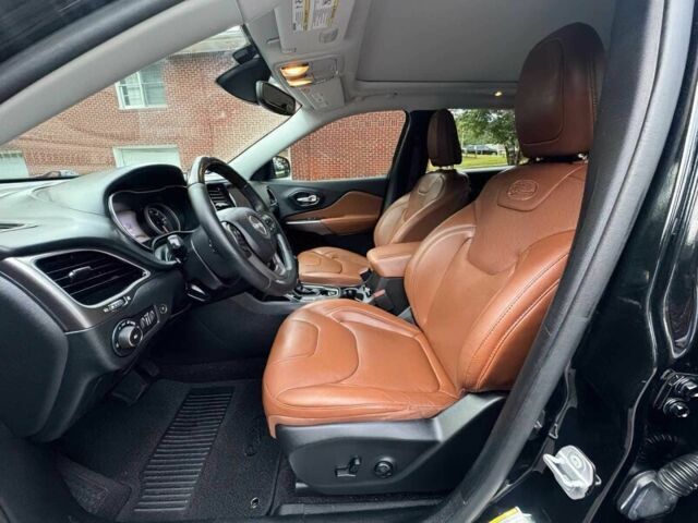 Чорний Джип Cherokee, об'ємом двигуна 3.2 л та пробігом 37 тис. км за 5200 $, фото 9 на Automoto.ua