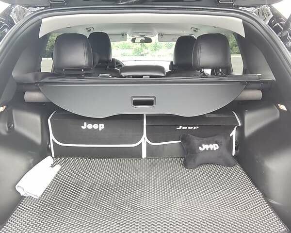 Черный Джип Чероки, объемом двигателя 2.4 л и пробегом 125 тыс. км за 15300 $, фото 7 на Automoto.ua