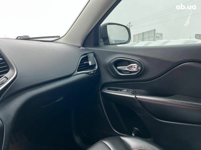 Черный Джип Чероки, объемом двигателя 3.2 л и пробегом 116 тыс. км за 22440 $, фото 33 на Automoto.ua