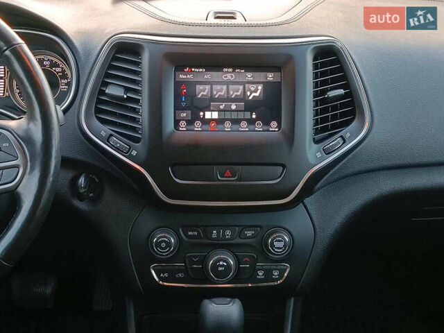 Черный Джип Чероки, объемом двигателя 2.4 л и пробегом 32 тыс. км за 17940 $, фото 15 на Automoto.ua