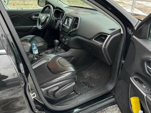 Чорний Джип Cherokee, об'ємом двигуна 2.4 л та пробігом 104 тис. км за 13000 $, фото 7 на Automoto.ua