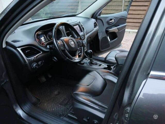 Черный Джип Чероки, объемом двигателя 0 л и пробегом 92 тыс. км за 10100 $, фото 10 на Automoto.ua