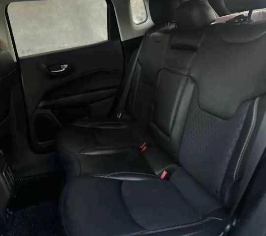 Чорний Джип Cherokee, об'ємом двигуна 2.4 л та пробігом 95 тис. км за 14700 $, фото 12 на Automoto.ua