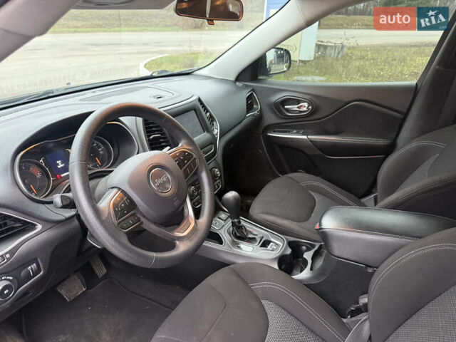 Черный Джип Чероки, объемом двигателя 3.24 л и пробегом 172 тыс. км за 14400 $, фото 19 на Automoto.ua