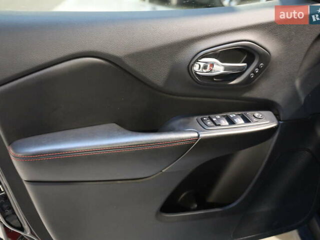 Черный Джип Чероки, объемом двигателя 2.36 л и пробегом 211 тыс. км за 21500 $, фото 17 на Automoto.ua