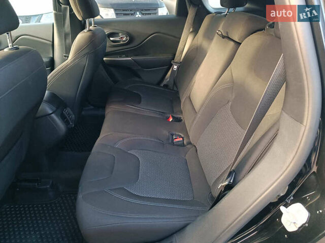 Черный Джип Чероки, объемом двигателя 2.4 л и пробегом 32 тыс. км за 17940 $, фото 11 на Automoto.ua