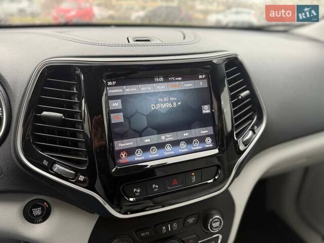 Черный Джип Чероки, объемом двигателя 2.36 л и пробегом 102 тыс. км за 18990 $, фото 24 на Automoto.ua