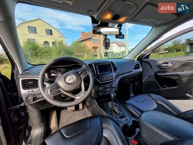 Чорний Джип Cherokee, об'ємом двигуна 2.4 л та пробігом 64 тис. км за 18000 $, фото 12 на Automoto.ua