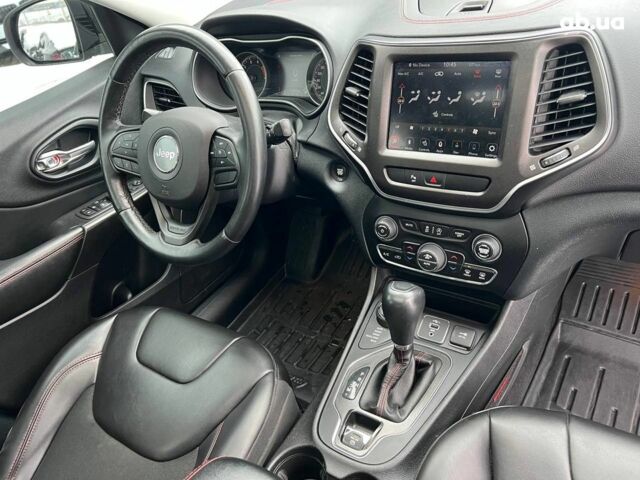 Черный Джип Чероки, объемом двигателя 3.2 л и пробегом 116 тыс. км за 22440 $, фото 42 на Automoto.ua