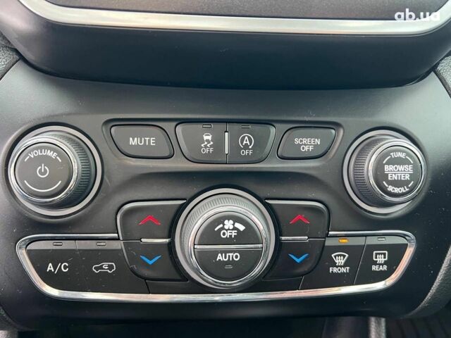 Черный Джип Чероки, объемом двигателя 3.2 л и пробегом 116 тыс. км за 22440 $, фото 30 на Automoto.ua