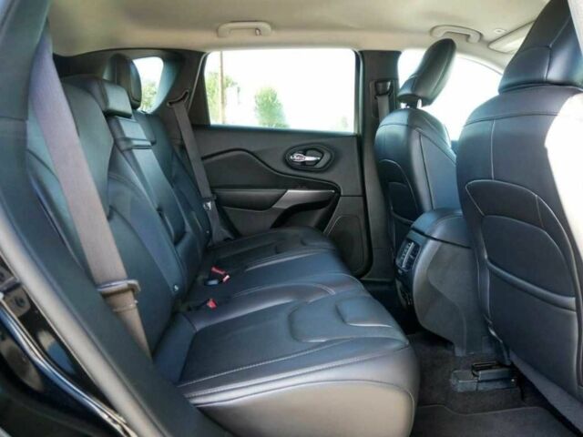 Черный Джип Чероки, объемом двигателя 2.4 л и пробегом 102 тыс. км за 12000 $, фото 9 на Automoto.ua