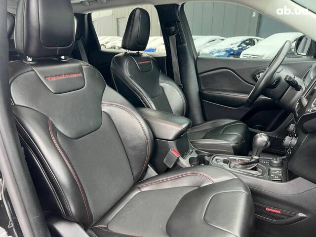 Черный Джип Чероки, объемом двигателя 3.2 л и пробегом 116 тыс. км за 22440 $, фото 40 на Automoto.ua