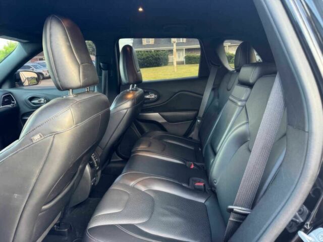 Черный Джип Чероки, объемом двигателя 2 л и пробегом 44 тыс. км за 8700 $, фото 12 на Automoto.ua