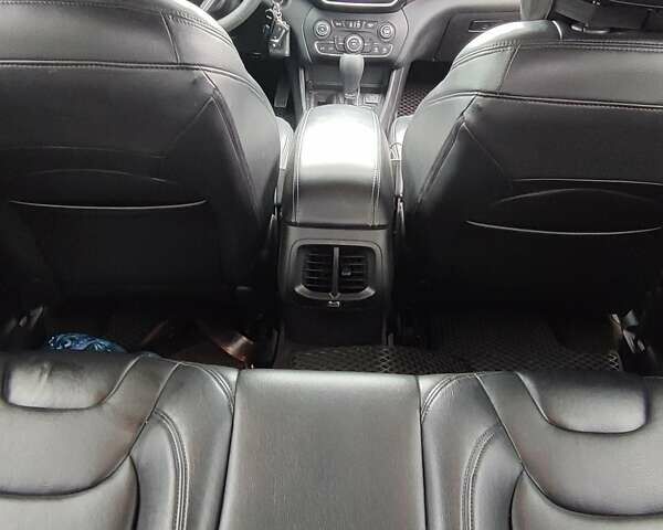 Черный Джип Чероки, объемом двигателя 2.4 л и пробегом 125 тыс. км за 15300 $, фото 5 на Automoto.ua