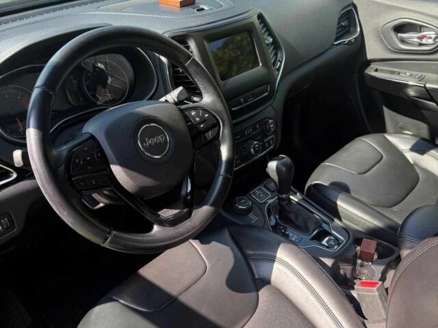 Чорний Джип Cherokee, об'ємом двигуна 0 л та пробігом 57 тис. км за 8700 $, фото 5 на Automoto.ua