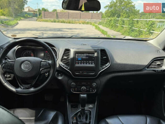 Черный Джип Чероки, объемом двигателя 3.24 л и пробегом 110 тыс. км за 17500 $, фото 9 на Automoto.ua