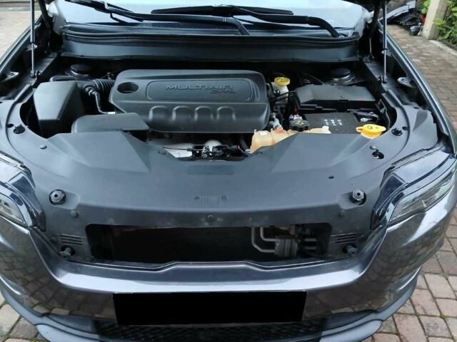 Черный Джип Чероки, объемом двигателя 0 л и пробегом 92 тыс. км за 10100 $, фото 9 на Automoto.ua