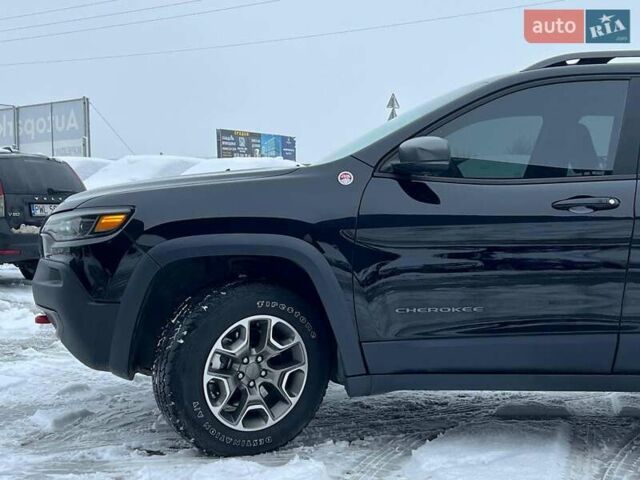 Чорний Джип Cherokee, об'ємом двигуна 3.2 л та пробігом 116 тис. км за 22440 $, фото 3 на Automoto.ua