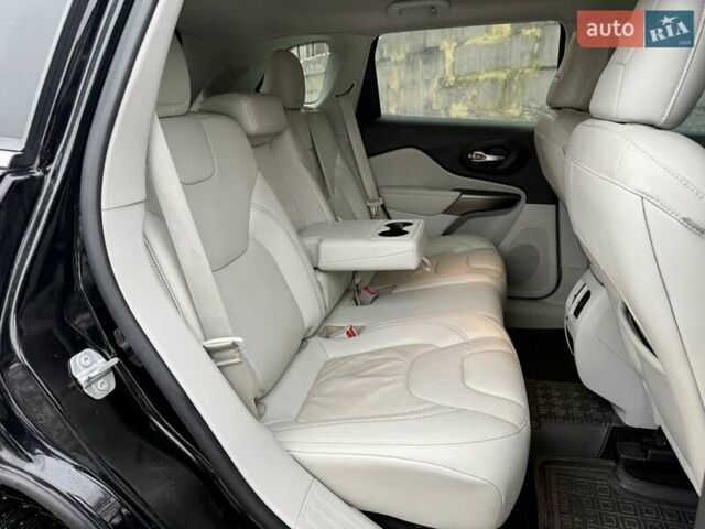 Черный Джип Чероки, объемом двигателя 2.36 л и пробегом 135 тыс. км за 16800 $, фото 10 на Automoto.ua