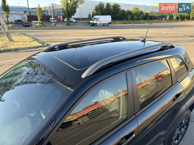Чорний Джип Cherokee, об'ємом двигуна 1.99 л та пробігом 62 тис. км за 20000 $, фото 5 на Automoto.ua