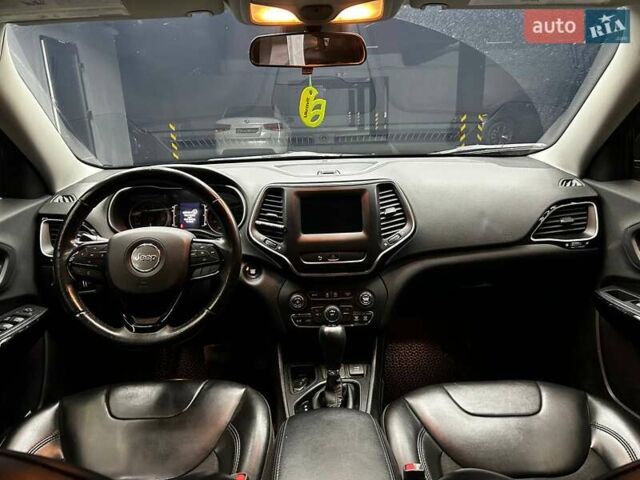 Черный Джип Чероки, объемом двигателя 2.36 л и пробегом 150 тыс. км за 18800 $, фото 8 на Automoto.ua