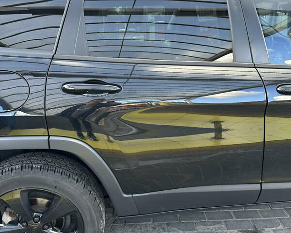 Чорний Джип Cherokee, об'ємом двигуна 2.36 л та пробігом 108 тис. км за 18000 $, фото 8 на Automoto.ua