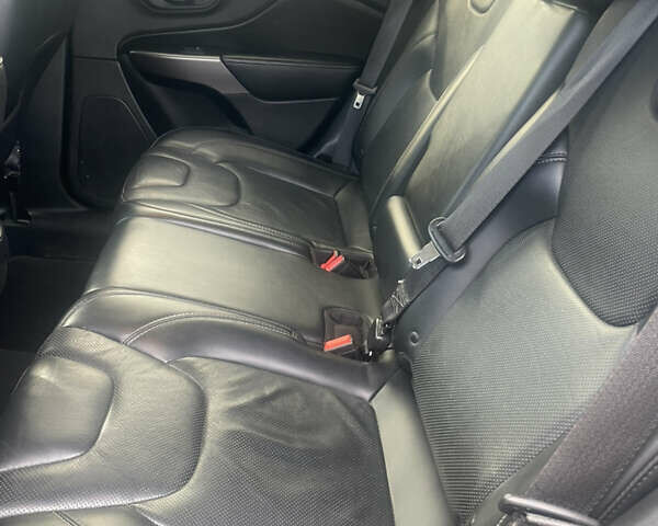 Черный Джип Чероки, объемом двигателя 2.36 л и пробегом 166 тыс. км за 16000 $, фото 13 на Automoto.ua