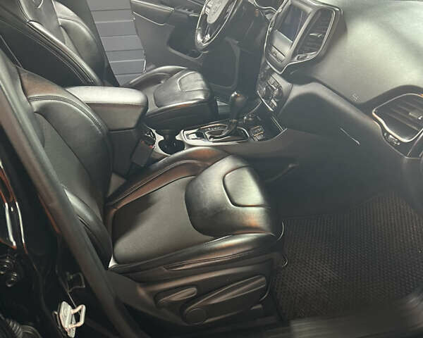 Черный Джип Чероки, объемом двигателя 2.36 л и пробегом 152 тыс. км за 15150 $, фото 25 на Automoto.ua