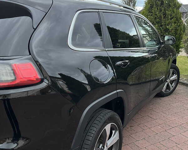 Чорний Джип Cherokee, об'ємом двигуна 2.36 л та пробігом 33 тис. км за 20500 $, фото 2 на Automoto.ua