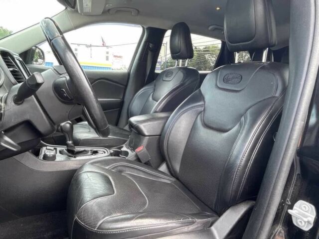 Чорний Джип Cherokee, об'ємом двигуна 2 л та пробігом 50 тис. км за 16400 $, фото 9 на Automoto.ua