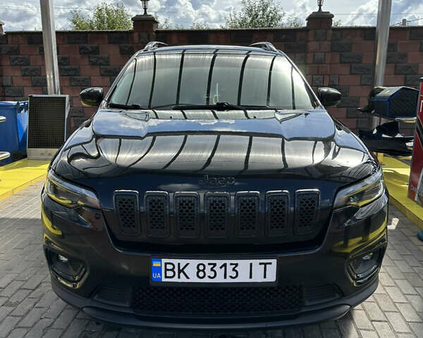 Чорний Джип Cherokee, об'ємом двигуна 2.36 л та пробігом 108 тис. км за 18000 $, фото 1 на Automoto.ua
