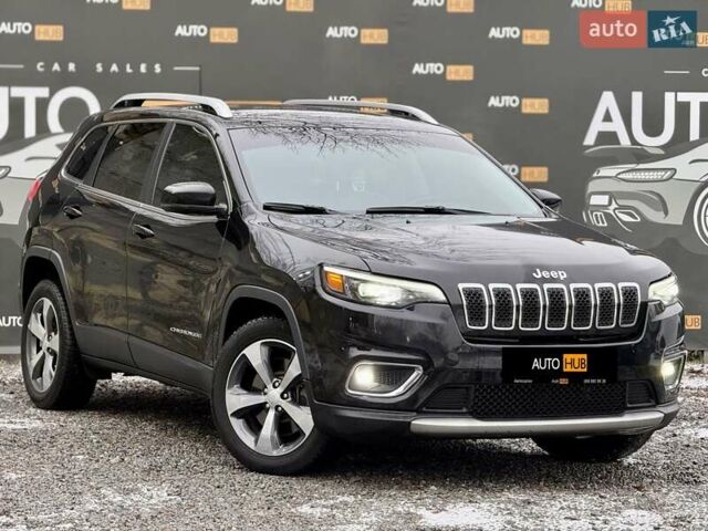 Черный Джип Чероки, объемом двигателя 2.36 л и пробегом 135 тыс. км за 16800 $, фото 1 на Automoto.ua